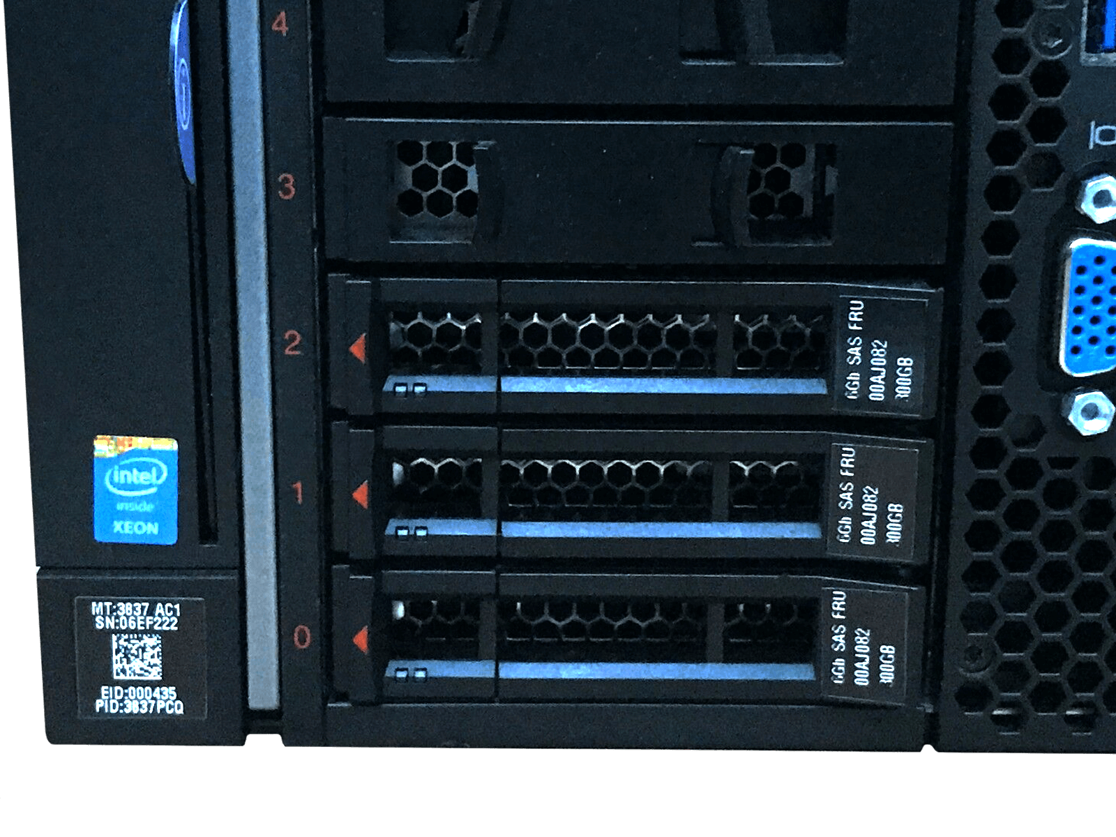 IBM x3850 X6 Server 4x Xeon E7-4820 v2 1024GB DDR3 RAM 2x 300GB 10K 4x 1400W PSU