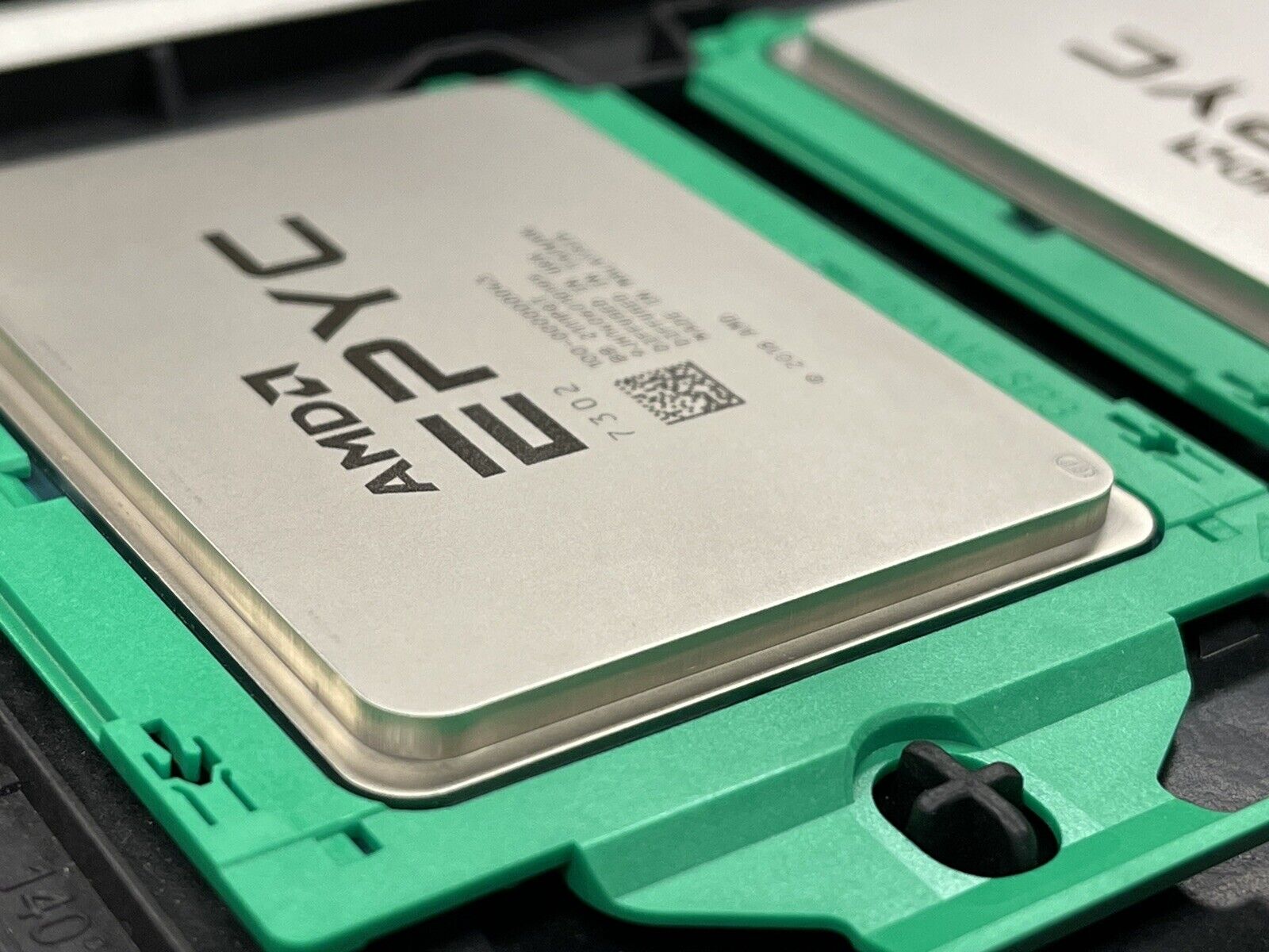 AMD EPYC 7302 Rome 16-Core 3GHz 32MB SP3 Socket 155W Processor CPU