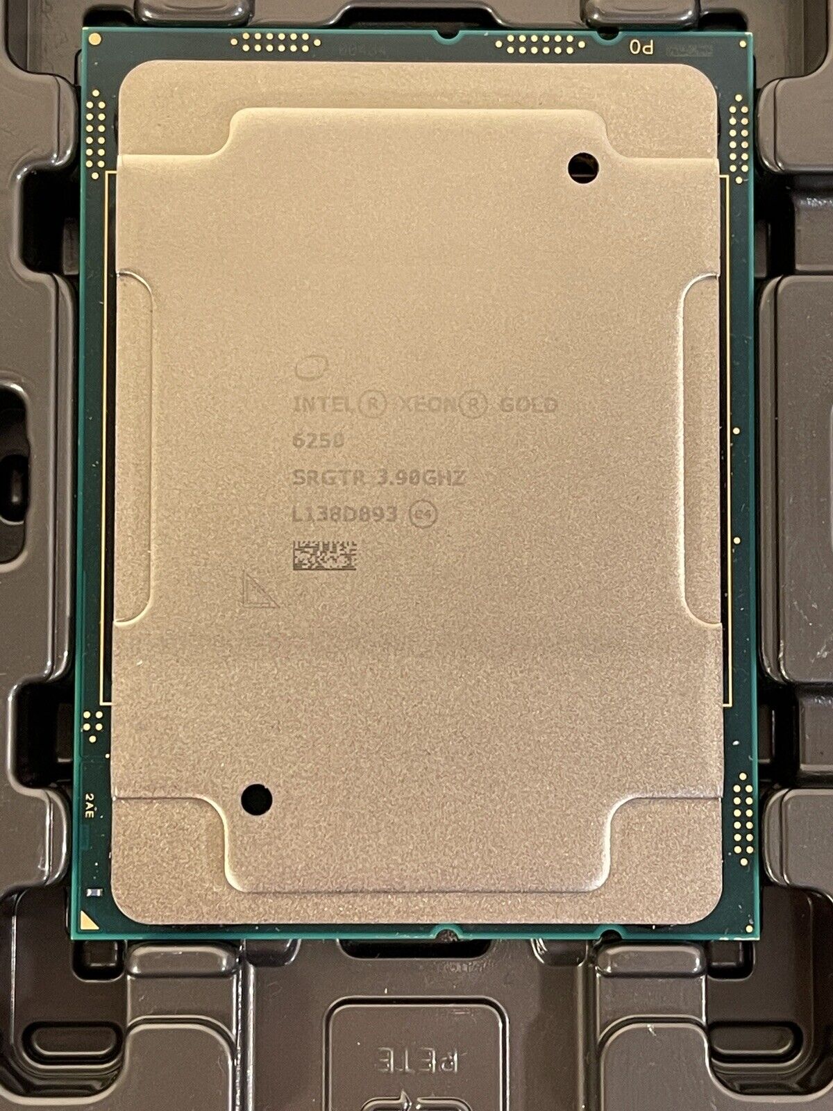 Intel Xeon Gold 6250 3.9GHz 8 Core 35.75M SRGTR FCLGA3647 CPU Processor 185W.