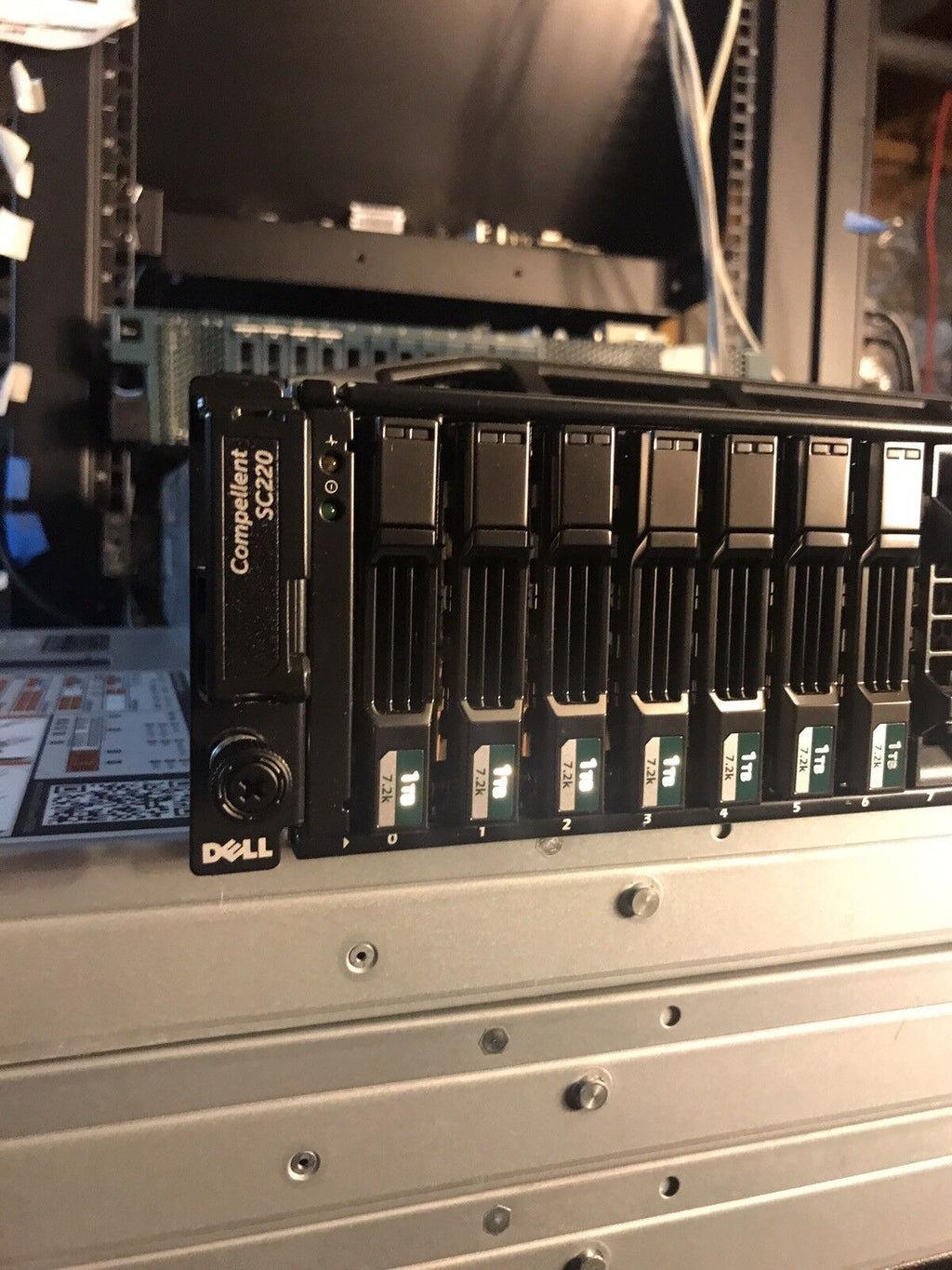 Compellent SC220 24 bay SFF 17x 1TB SAS 7.2K 2x EMM 2x 700W PSU 24x ba