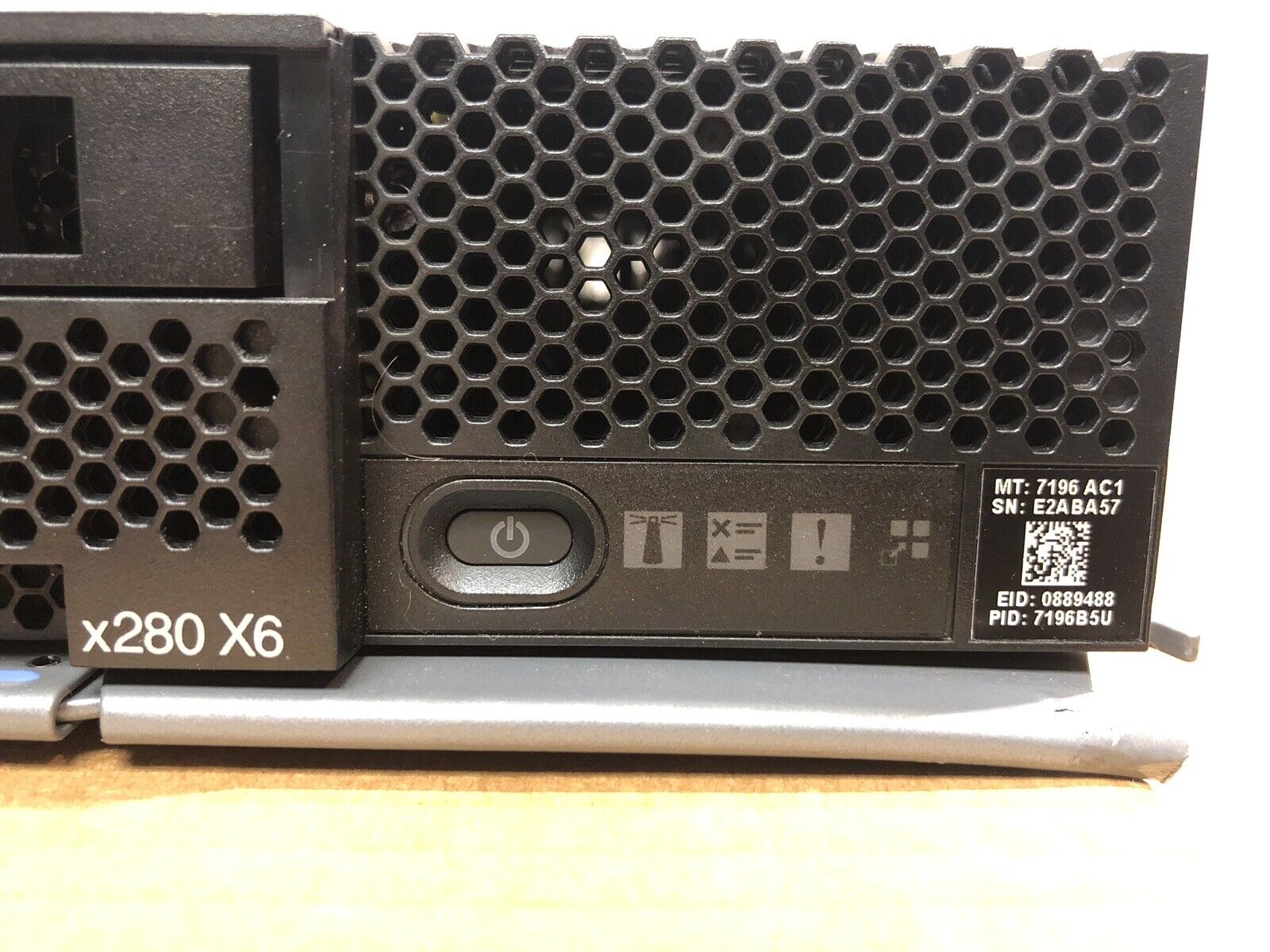 Lenovo FlexSystem x280 X6 Server Two E7-2880V2 2.5GHz 15/30 Core 256GB 2x SFF.