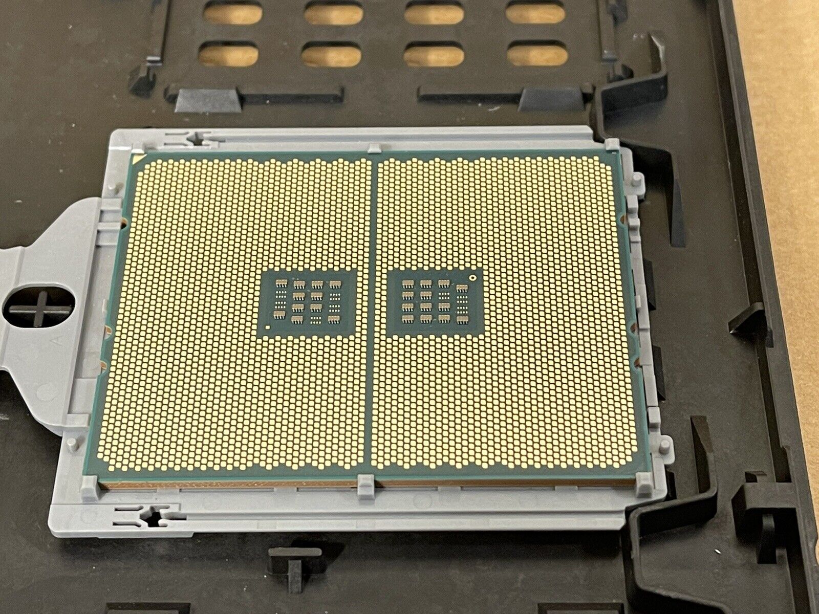 AMD Epyc 7513 Milan 32-Core 2.6GHz 128MB SP3 Socket 200W Processor CPU