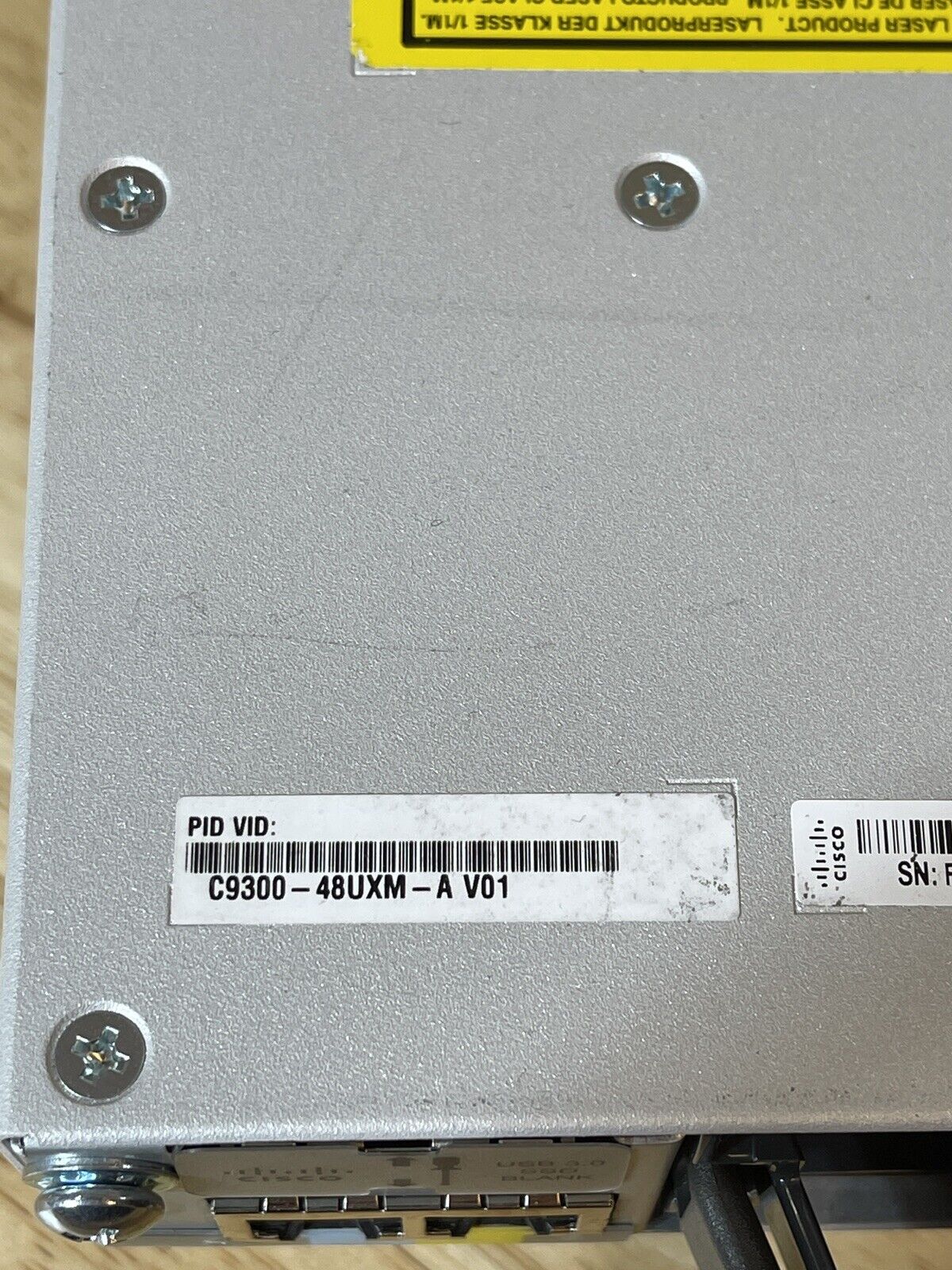 Cisco C9300-48UXM-A Switch 48-Port RJ45 Multigigabit 10G 5G 2.5G 1Gb UPoE 2x PSU.