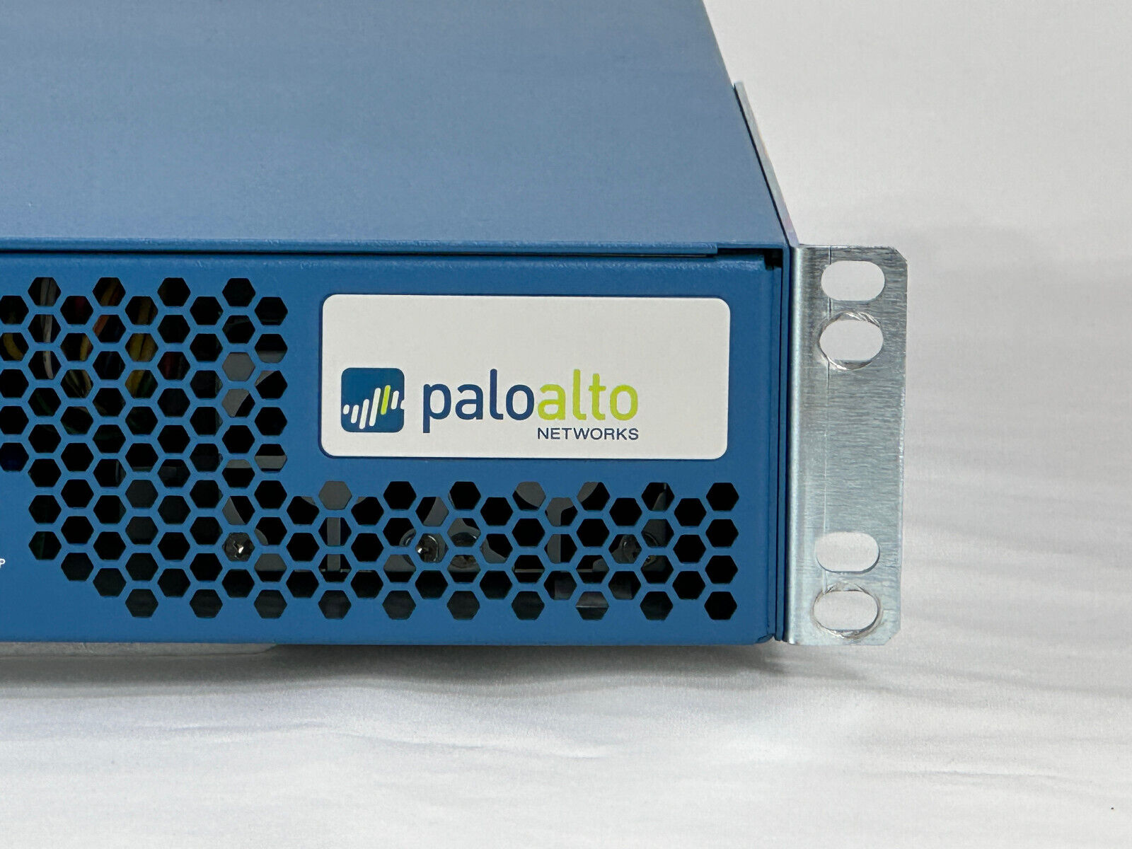 Palo Alto PA-3060 DPS-500WB-2 B High-Speed Internet Gateway Router Firewall VPN 1/10GbE 2x PSU.