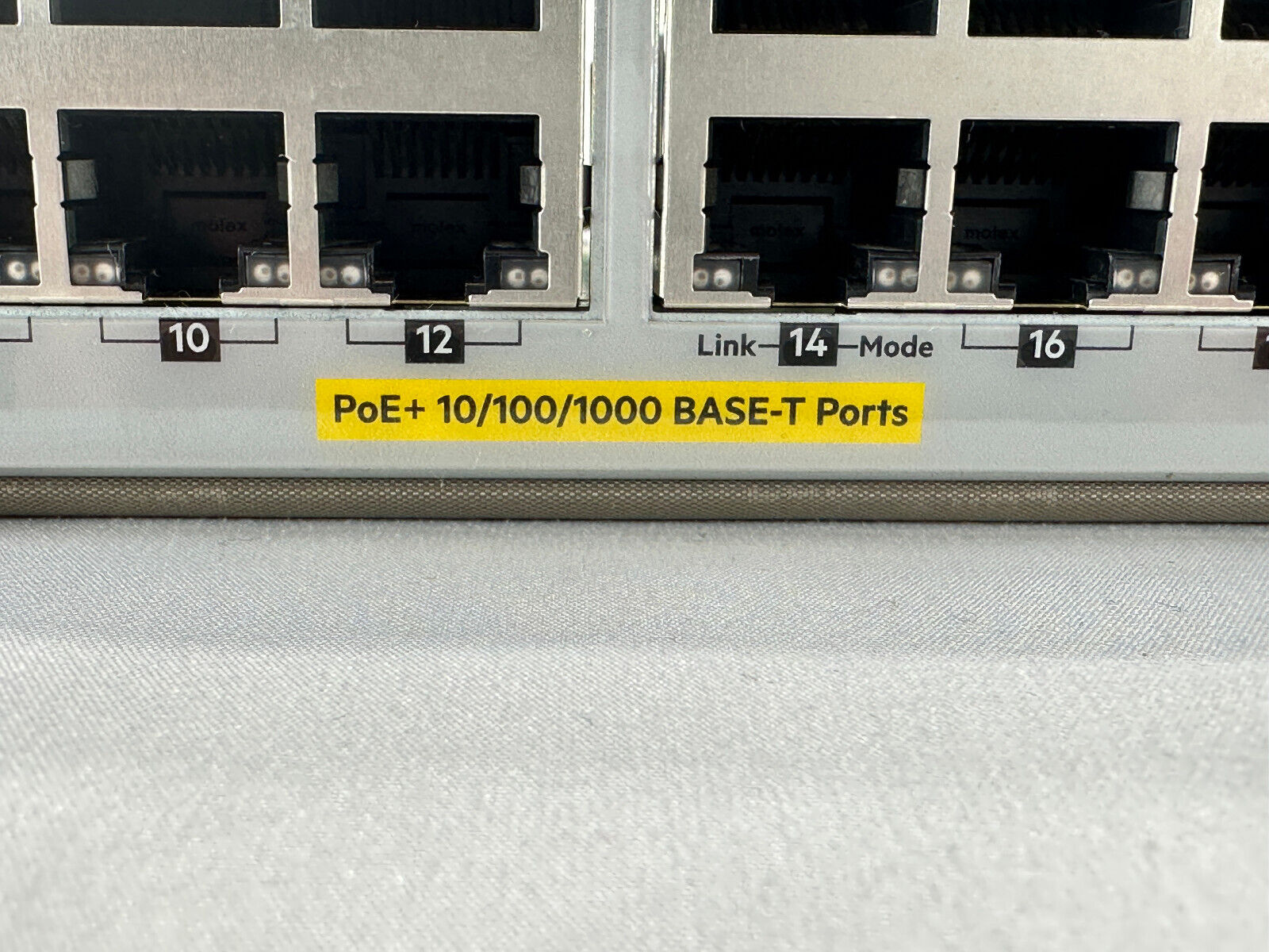 HPE J9986A 24 RJ-45 10/100/1000BASE-T Port Managed Gigabit Ethernet Switch.